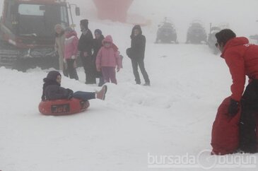 Tatilciler pistleri doldurdu