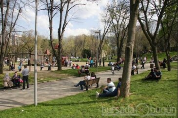 Bursalılar parklara akın etti