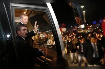 Atatürk Havalimanı'nda Başbakan Erdoğan'a karşılama