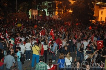 Bursalılar yine Heykel'de toplandı