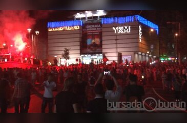 Heykel'de eylem! Trafik kapandı 