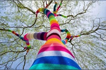 En renkli direniş Yarnbombing