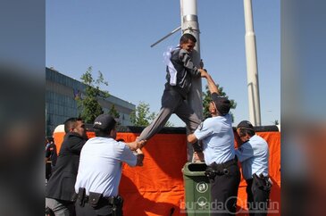 Bursa'da komedi gibi intihara teşebbüs