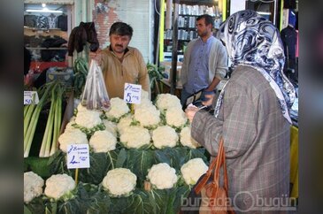 Bayram pazarı vurdu 