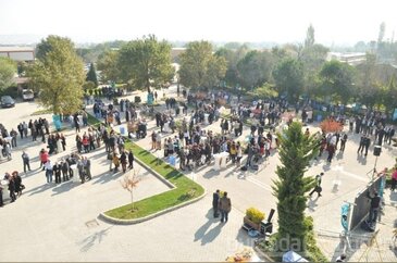 Bozbey ödül sevincini çalışanlarla paylaştı