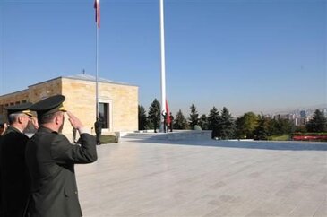 İşte Anıtkabir'deki törenden kareler...
