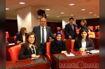 Türbanlı vekiller Meclis'te