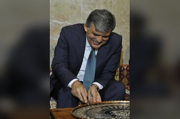 Cumhurbaşkanı Gül bakır işledi...