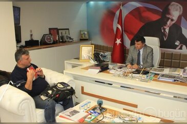 Görmeyen gözleriyle pedal çeviriyor