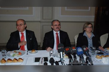 Vali Karaloğlu Bursa'da basınla buluştu 