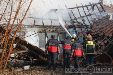 Bursa'da yaşlı adamın alevlerle savaşı