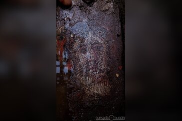 İznik'te "insan yüzü figürlü" taban mozaiği bulundu
