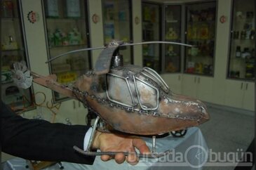 Demir parçalarından sanat yaptı