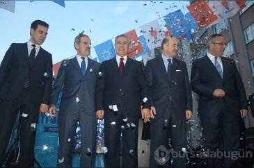 Nilüfer'de AK Parti'den miting gibi açılış