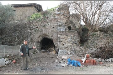 Bursa'da tarihi kale köyde herşeyi yasaklattı - ÖZEL HABER