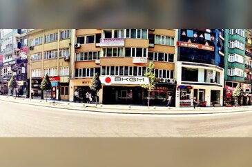 Burç pasajı tiyatro oldu