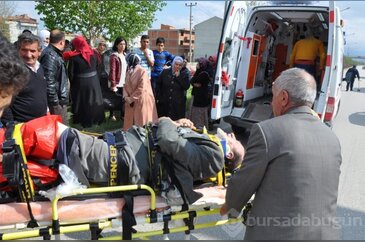 Tavsiyede bulunmak isterken otomobilin altında kaldı