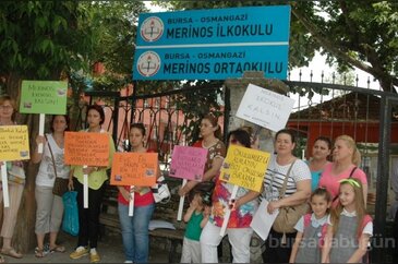 Bursa'da öğrenci velilerinin okul isyanı
