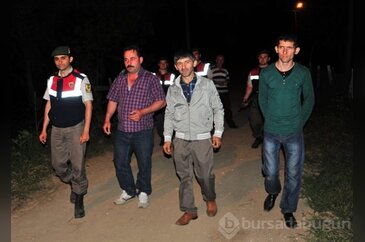 Bursa'da iki çocuk ormanlık alanda...
