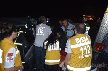 Bursa'da hurdaya dönen araçta can pazarı!