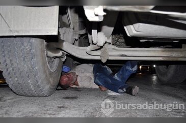 Beton mikserinin altında kaldı