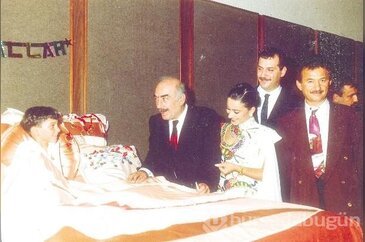 Annesini gözler önünde öldürttü!