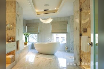Duşun altından çıkmak istemeyeceğiniz 11 banyo