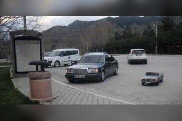 Tek kişilik 'Junior Mercedes'ini satıyor
