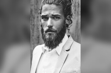 Dünyanın en çekici erkek modeli o!