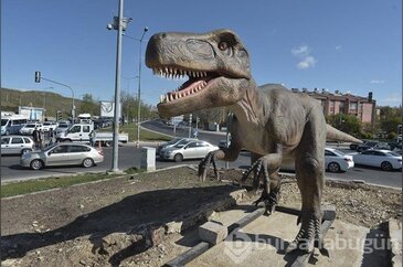 Robotun yerine dinozor geldi