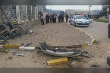 Bursa'da ehliyetsiz sürücü durağa daldı!
