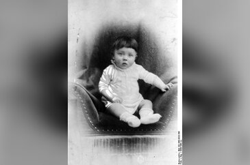 Almanya'da ilk kez Hitler'in fotoğraf albümü basıldı