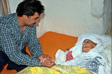 Böyle gelin dostlar başına
