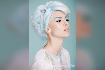 Yeni moda renkli kaşlar
