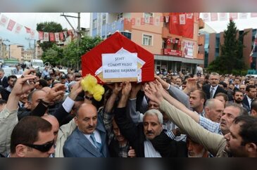 Gürsu Belediye Başkanı Yıldız'a gözyaşlarıyla veda
