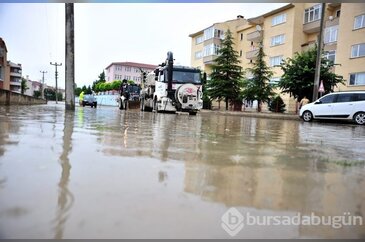 Bursa'da evleri su bastı!