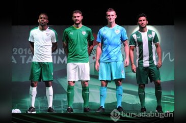 Bursaspor, yeni sezon formalarını tanıttı
