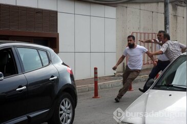 Bursa'da LGBTİ'li gruba taşlı saldırı 	