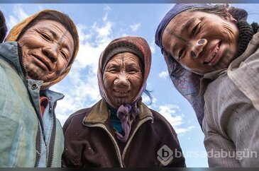 Burunları 4 delikli kadınlar