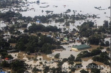 Myanmar'ı sel vurdu
