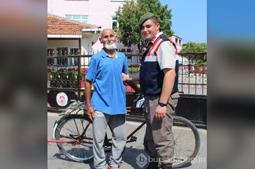 Askerdeki torununu görebilmek için bisikletle bin 100 km yol yaptı