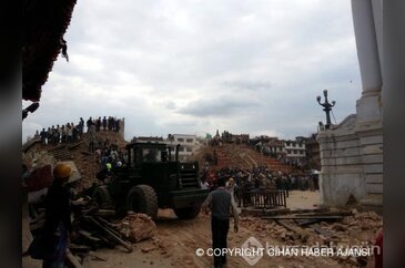 Nepal'de 7.9 şiddetinde deprem
