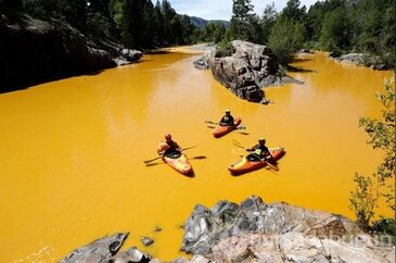 ABD'de Animas nehri 160 kilometre zehir akıtıyor