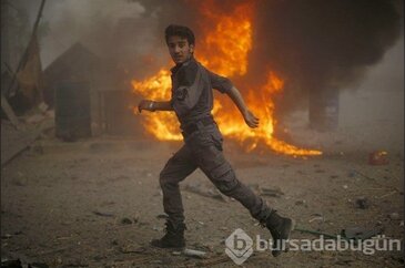 Esad'ın savaş uçakları pazar yerini bombaladı