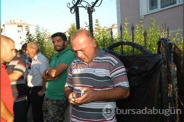 Şehit askerlerin evine ateş düştü