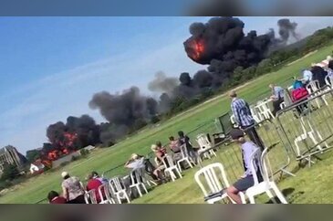 İngiltere'de hava gösterisinde facia 7 ölü