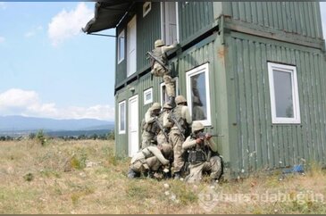 Komandolar "Meskun Mahallerde Muharebe" tatbikatı yaptı