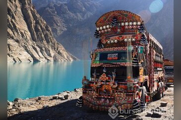 Pakistan'ın süslü kamyonları