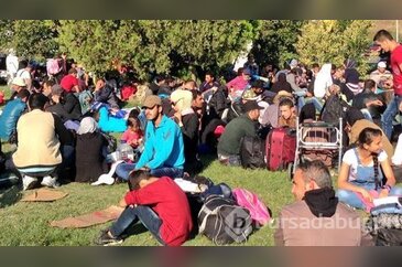 Avrupa'ya ulaşmak isteyen mülteciler İstanbul Otogarı'nda bekliyor