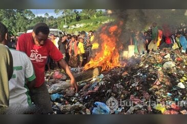 Kadınları diri diri yakıyorlar